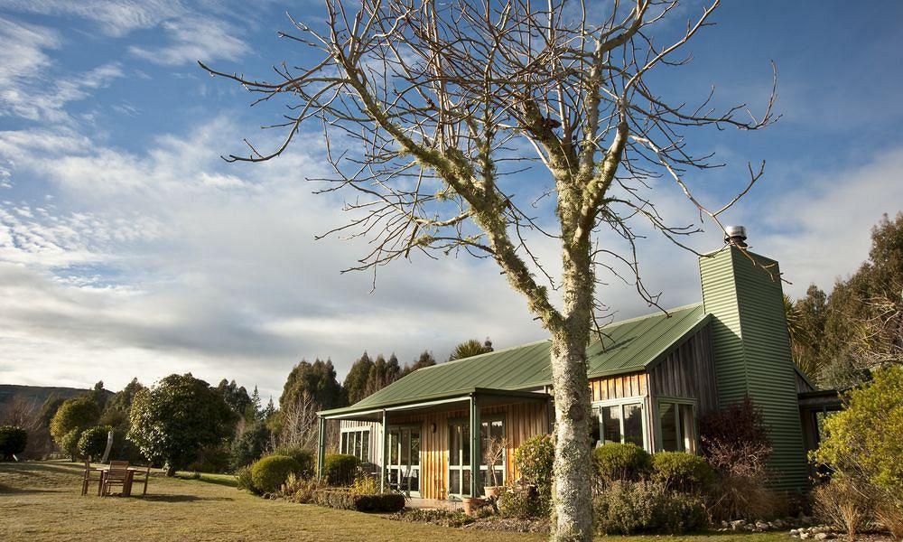 Whakaipo Lodge Taupo Exterior photo