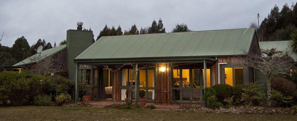 Whakaipo Lodge Taupo Exterior photo