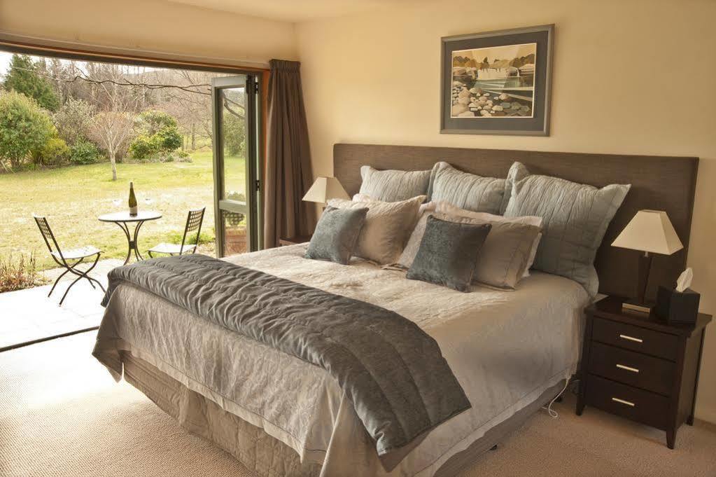 Whakaipo Lodge Taupo Exterior photo